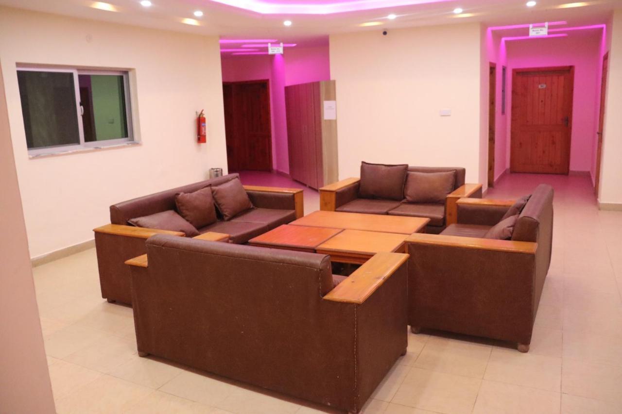איוביה Hotel Al Azeem מראה חיצוני תמונה